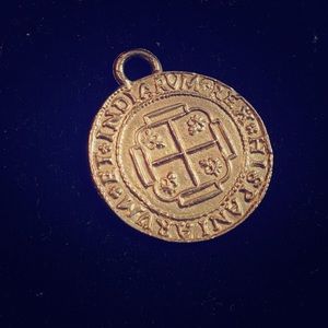 Vintage 90’s Rome inspired pendant